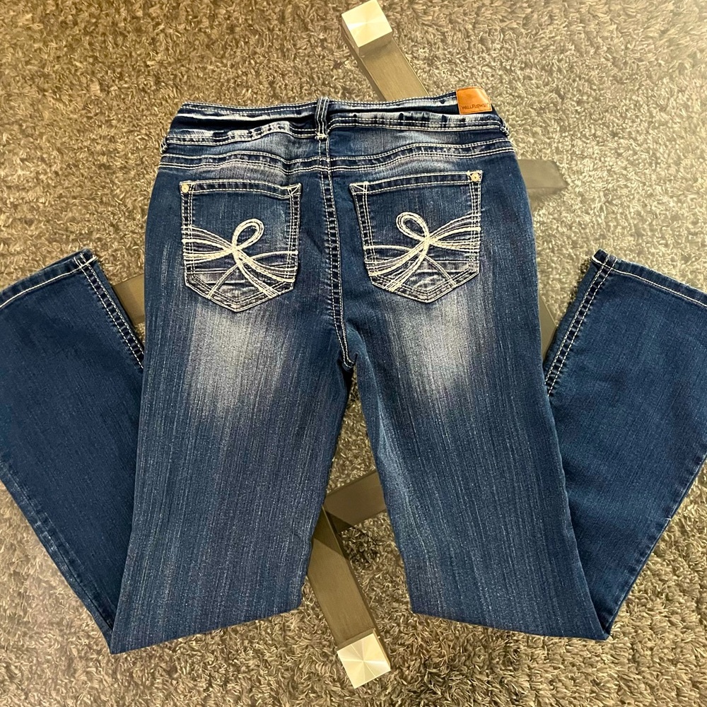 Juniors Wallflower Insta Stretch Boot Cut Jeans size 9. Like new